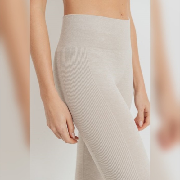 Ribbed Track Seamless Melange Highwaist Leggings - Picture 3 of 8